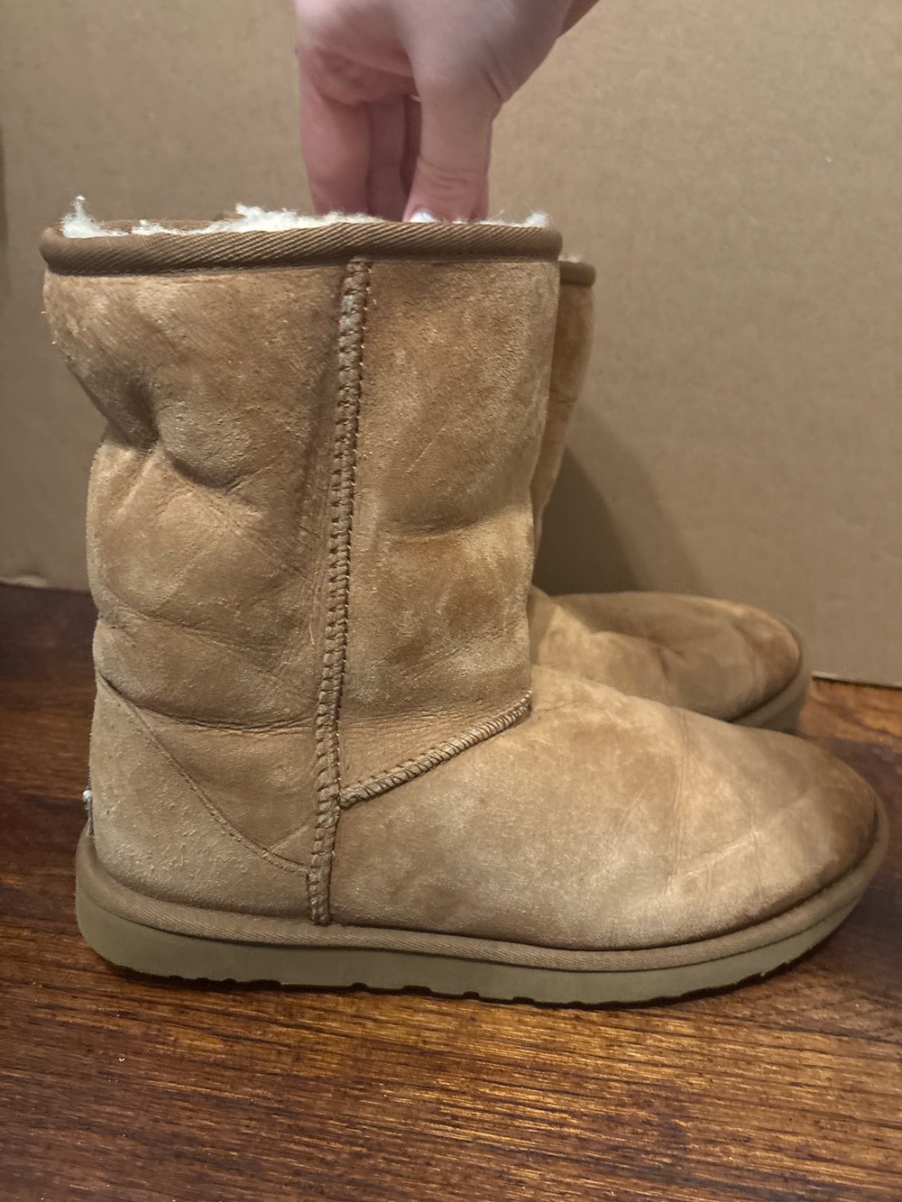 UGG Australia Classic Short 5825 Chestnut Boots Women’s 9